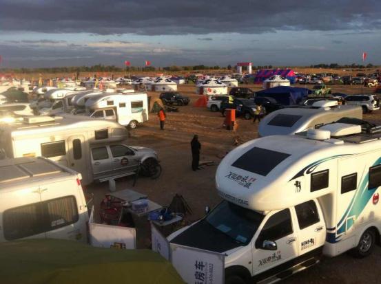 阿拉善英雄會即將開始 阿拉善英雄會即將開始