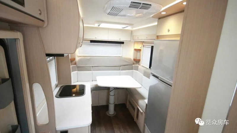 帶老人孩子出行，適合選這款房車