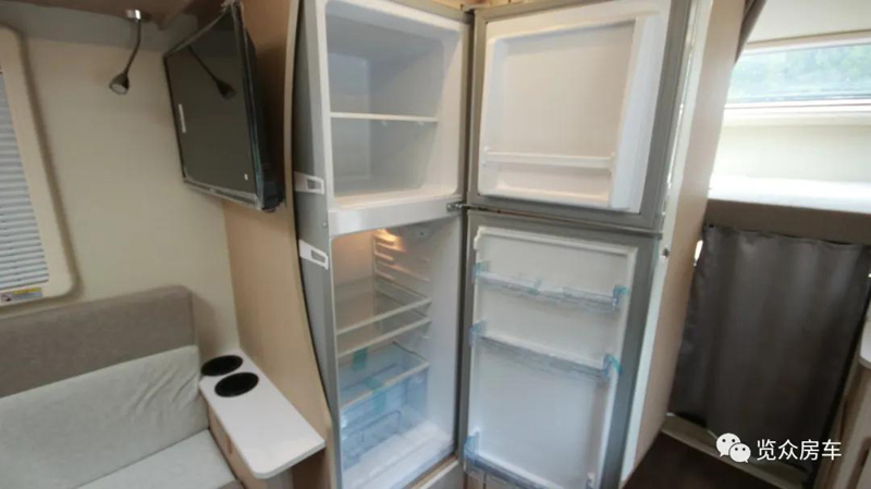 帶老人孩子出行，適合選這款房車