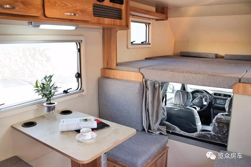 房車(chē)還就要選汽油、四驅(qū)、兩米大床