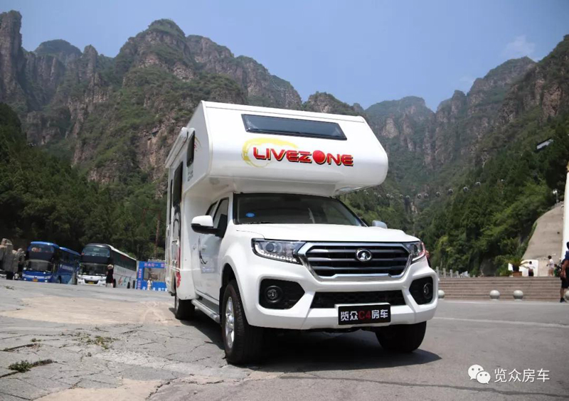 這么大的床，房車上少見，趕緊選