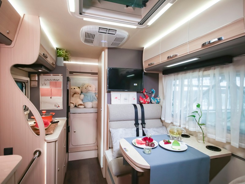 房車上如何實現(xiàn)吃喝拉撒睡 房車上如何實現(xiàn)吃喝拉撒睡