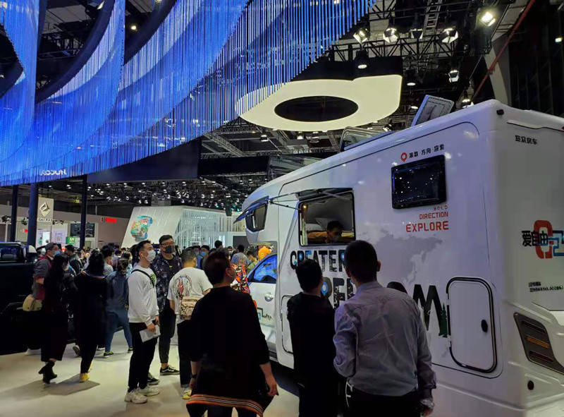 覽眾自由炮登陸上海汽車展長城展臺(tái)