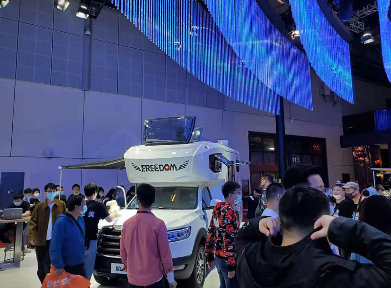 覽眾自由炮登陸上海汽車展長城展臺(tái)