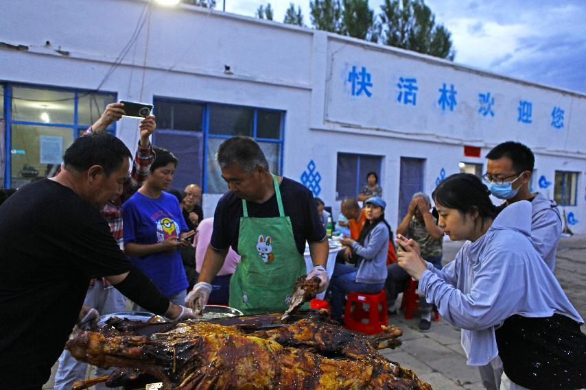 對酒當歌,人生幾何,要盡興就現在! 對酒當歌,人生幾何,要盡興就現在!