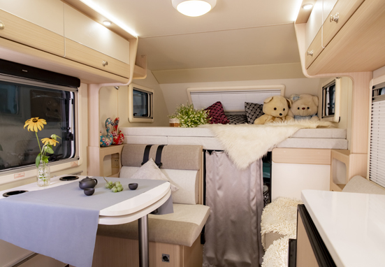 想要大床房車，可以看這兩款